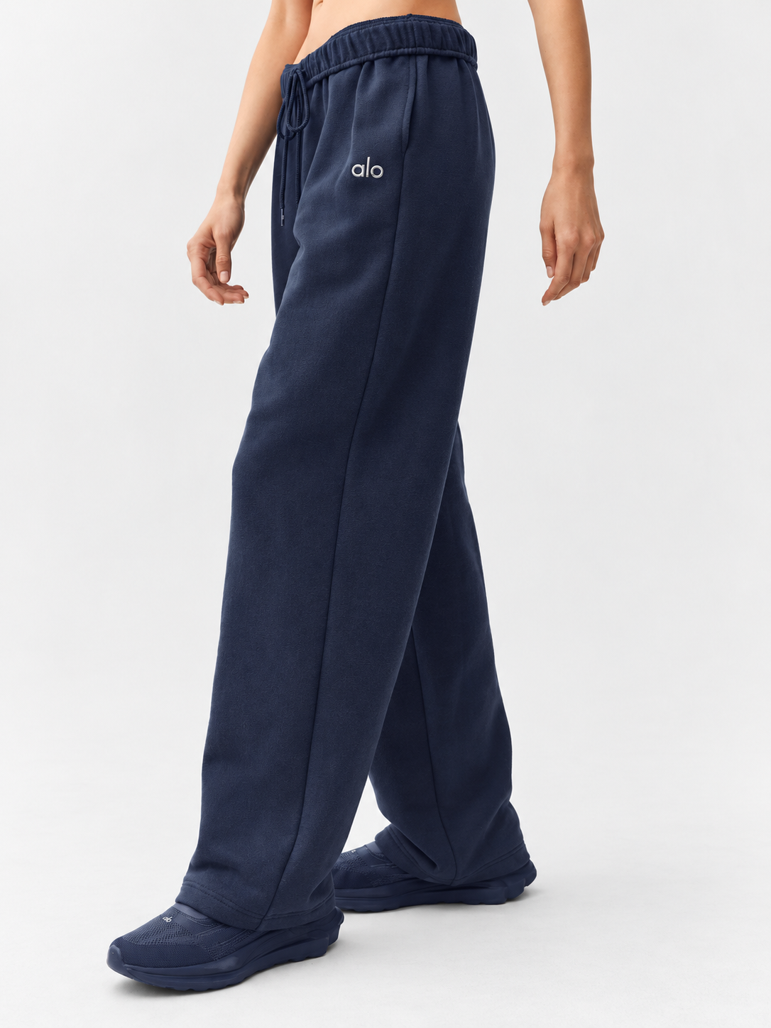 ALO Accolade Straight Leg Sweatpant – Navy