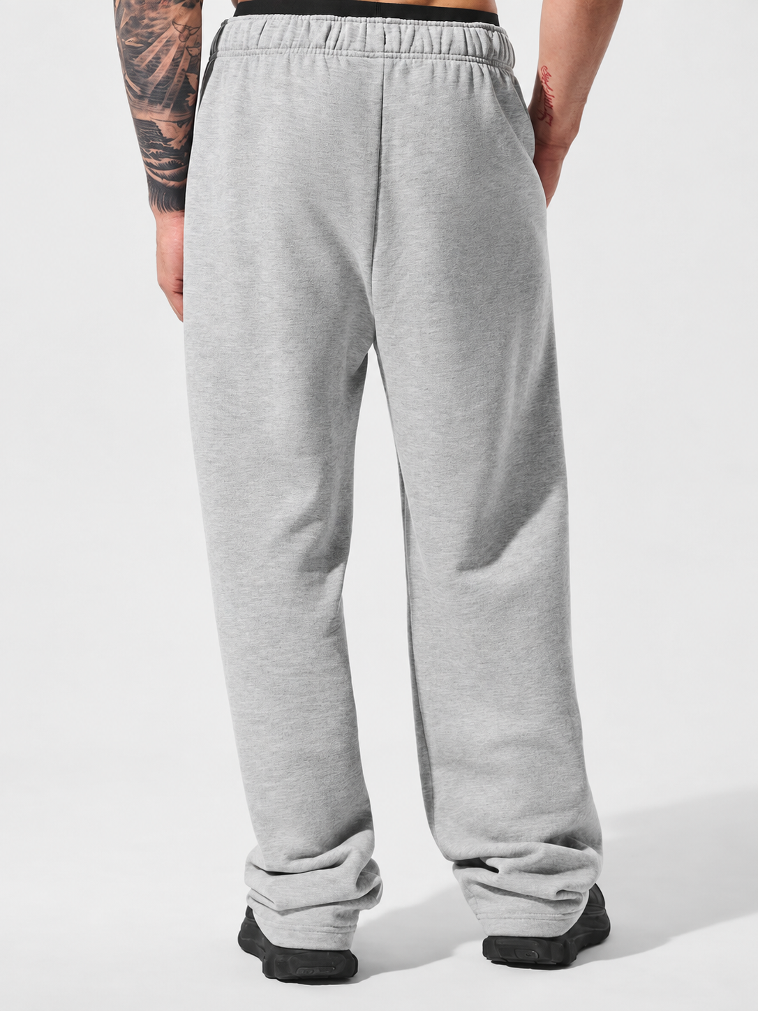 ALO Accolade Straight Leg Sweatpant – Grey