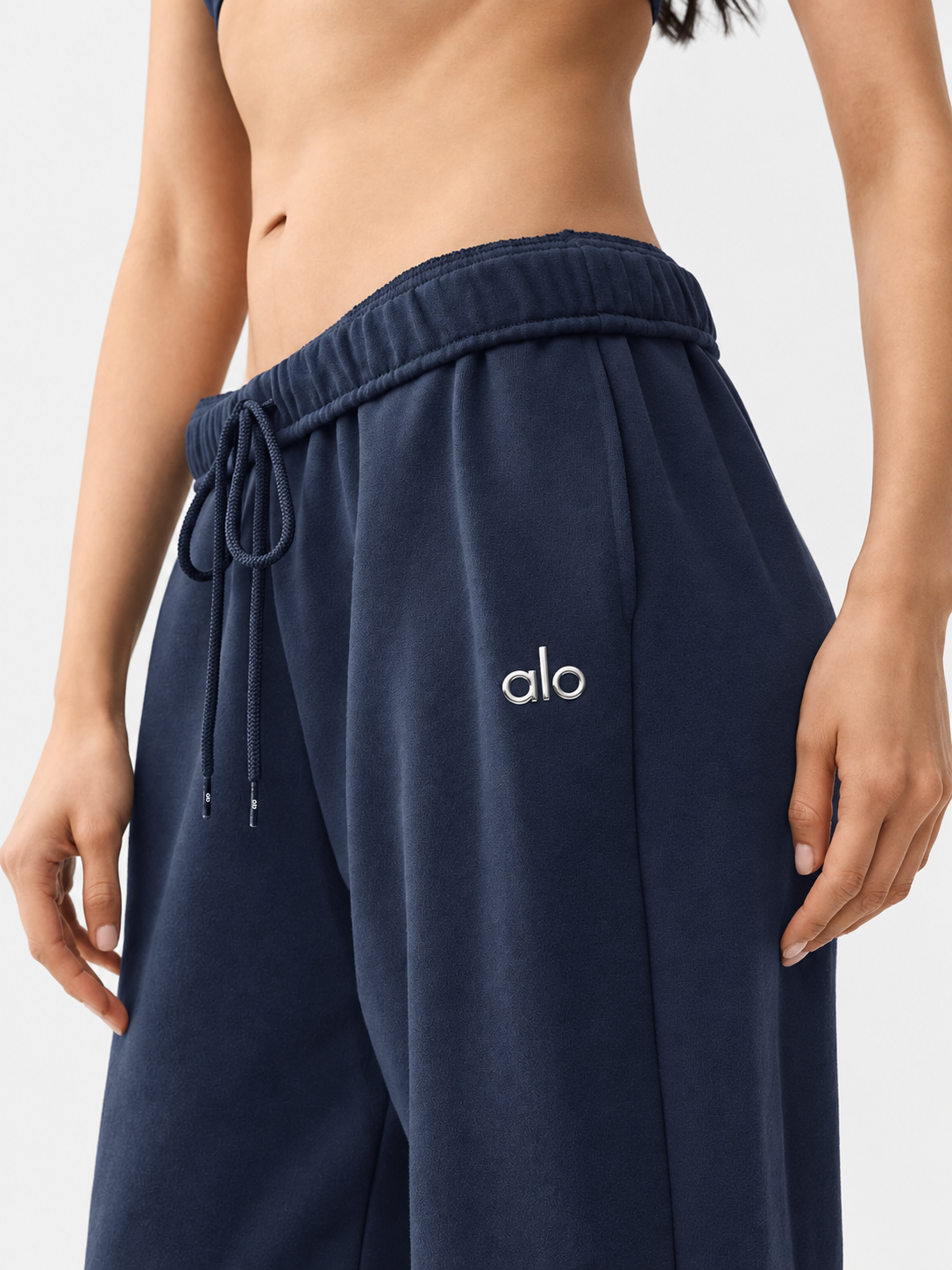 ALO Accolade Straight Leg Sweatpant – Navy