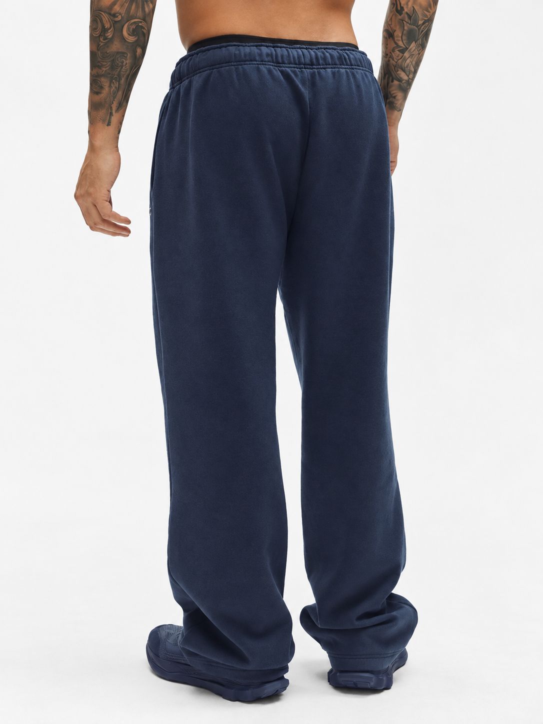 ALO Accolade Straight Leg Sweatpant – Navy