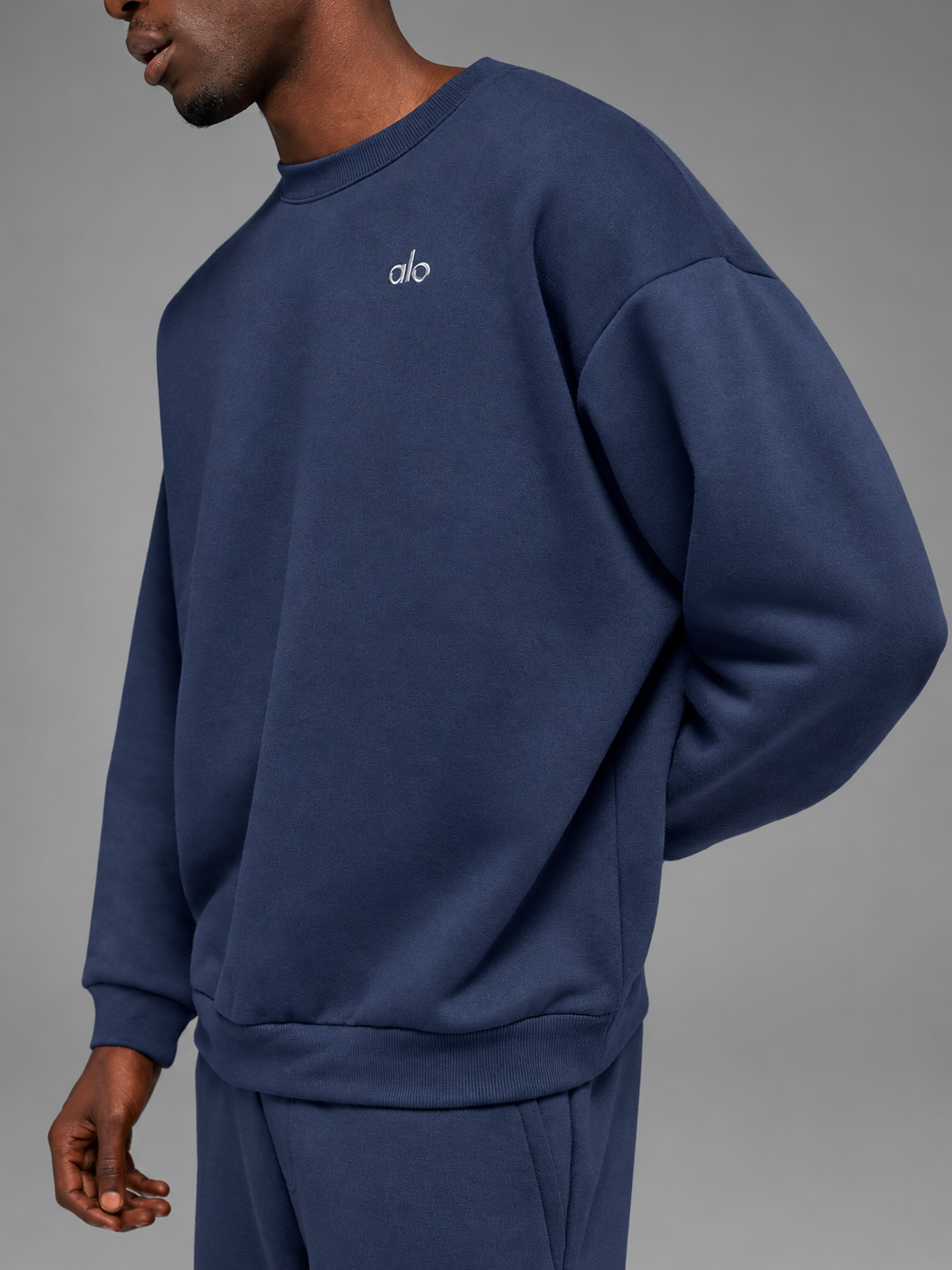 ALO Accolade Crew Neck Pullover – Navy