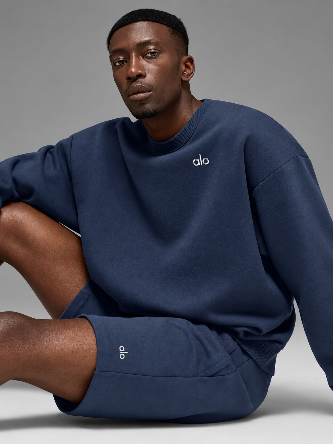 ALO Accolade Crew Neck Pullover – Navy