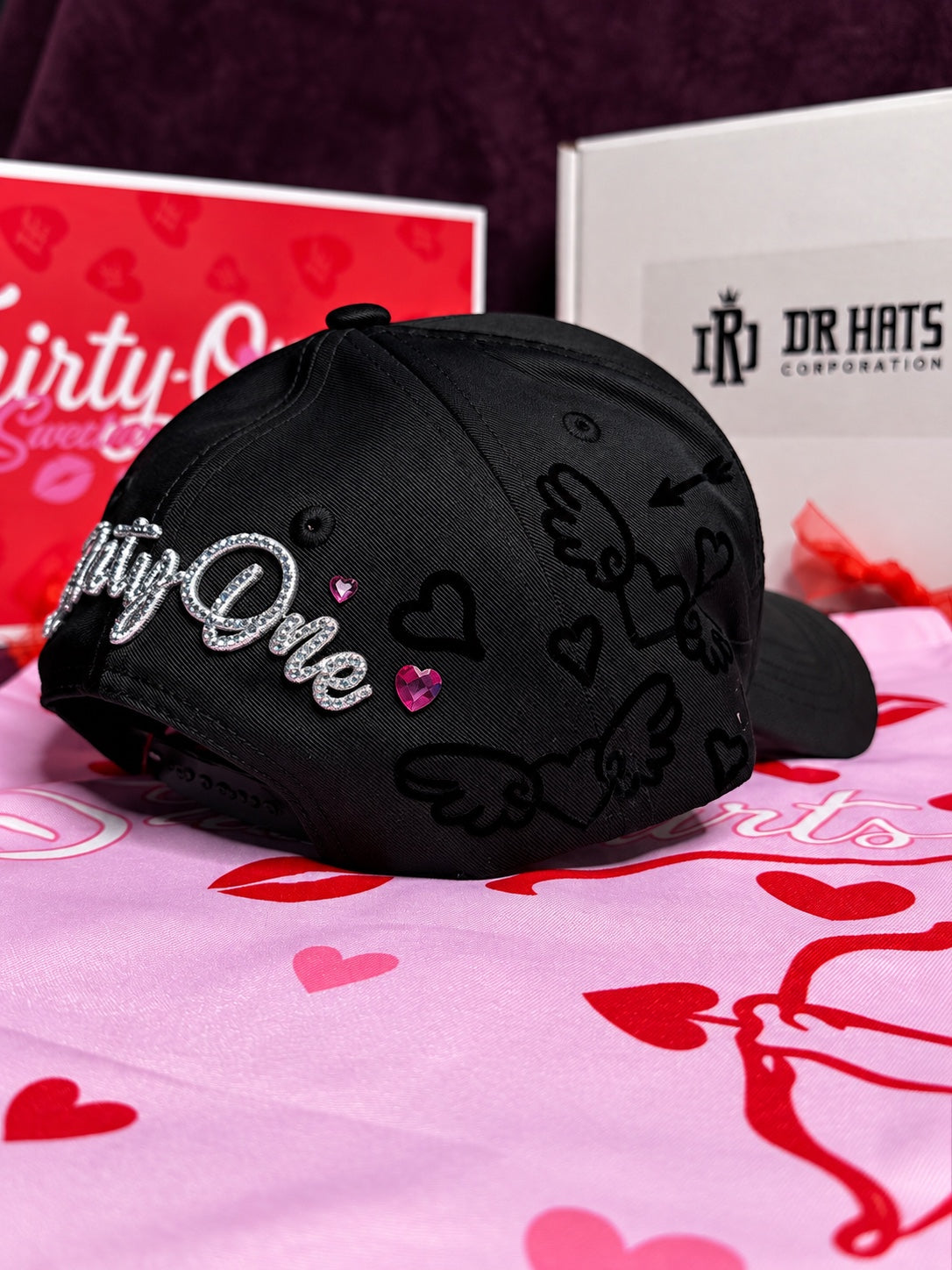 NY LOVE STRUCK FULL SET — 31 HATS.