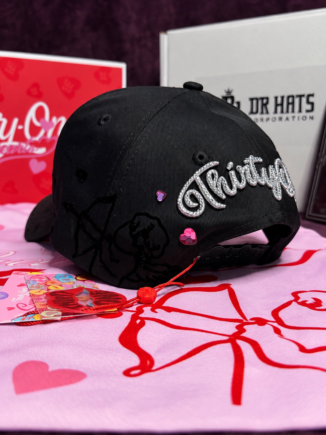 NY LOVE STRUCK FULL SET — 31 HATS.