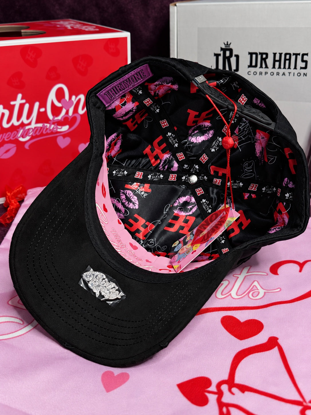NY LOVE STRUCK FULL SET — 31 HATS.