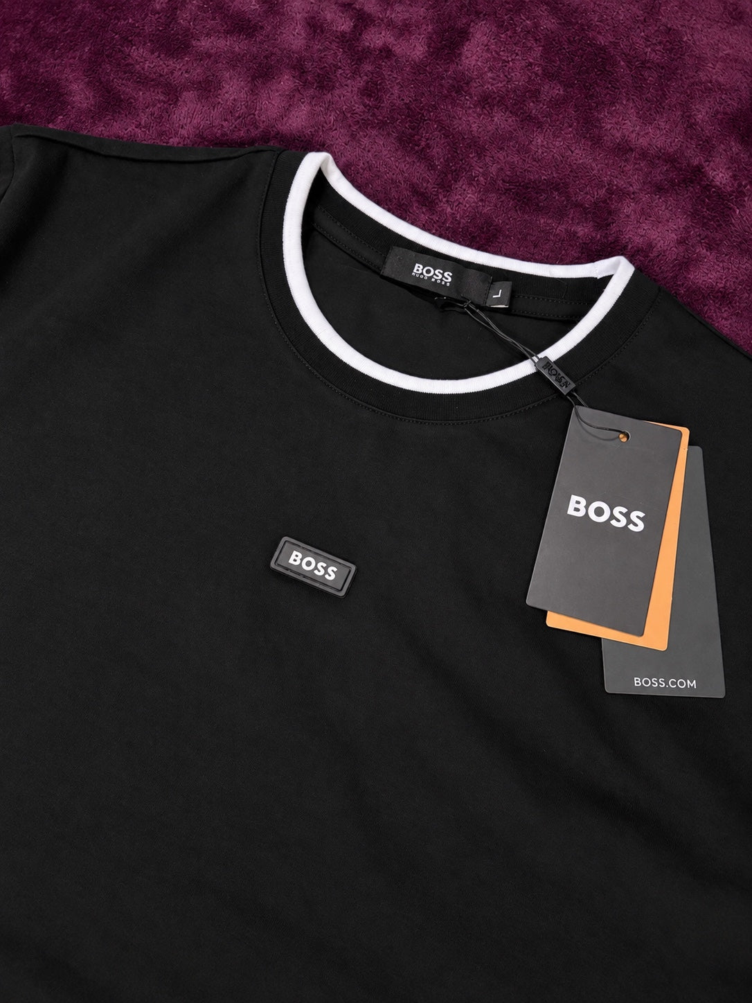 BOSS Negra Ribetes Blancos