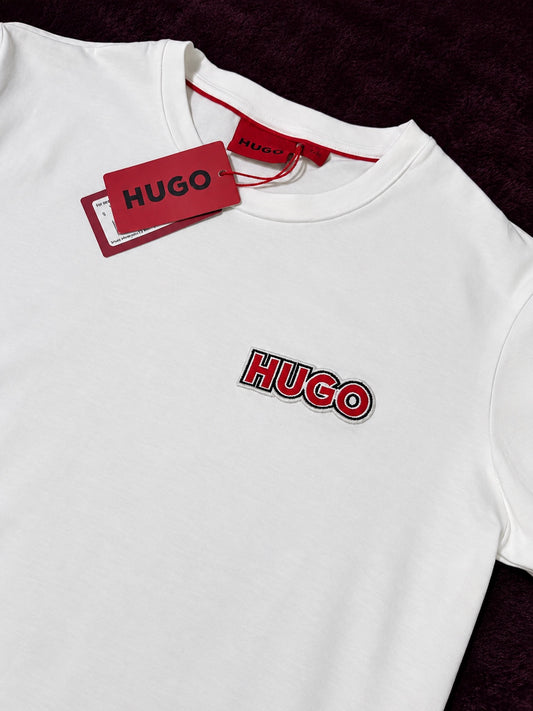 HUGO Logo Rojo Bordado Blanca