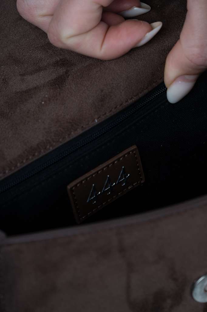 BOLSO 004 BY 444 — BARBAS HATS